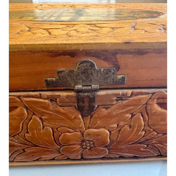 VTG Floral CARVED WOOD DOVE TAIL HINGED TRINKET JEWELRY BOX Pastoral Scene - Picture 8 of 10